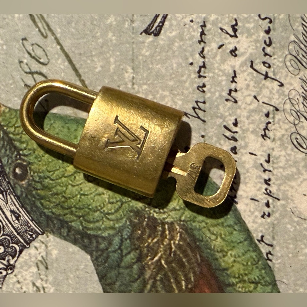 Louis Vuitton Gold Padlock and Key 317 Accessory